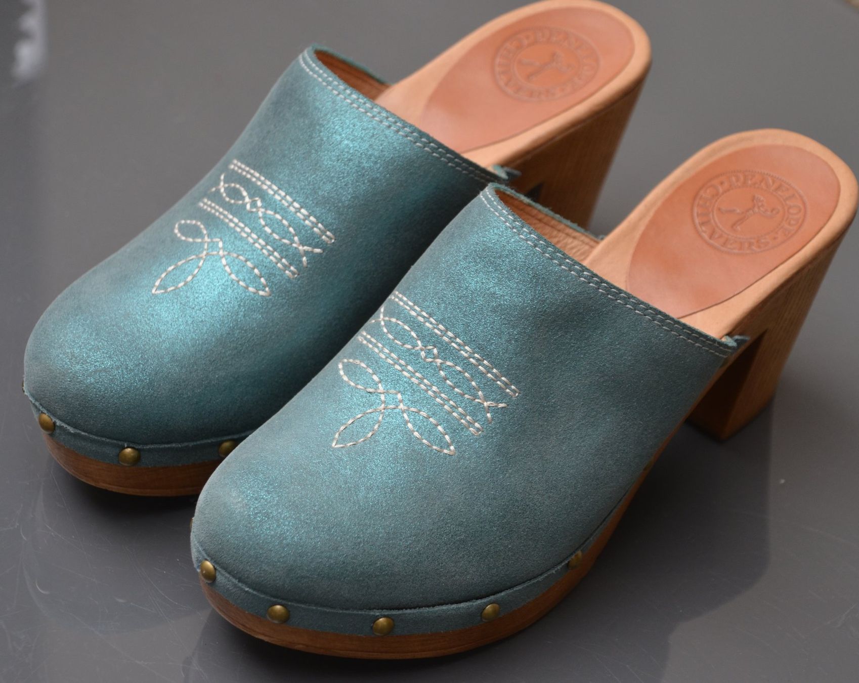 Penelope Chilvers Scarpe da donna: Penelope Chilvers Clogs / Sabot 39 – Nuovo (secondo la descrizione) da Collonges venduto da arashee