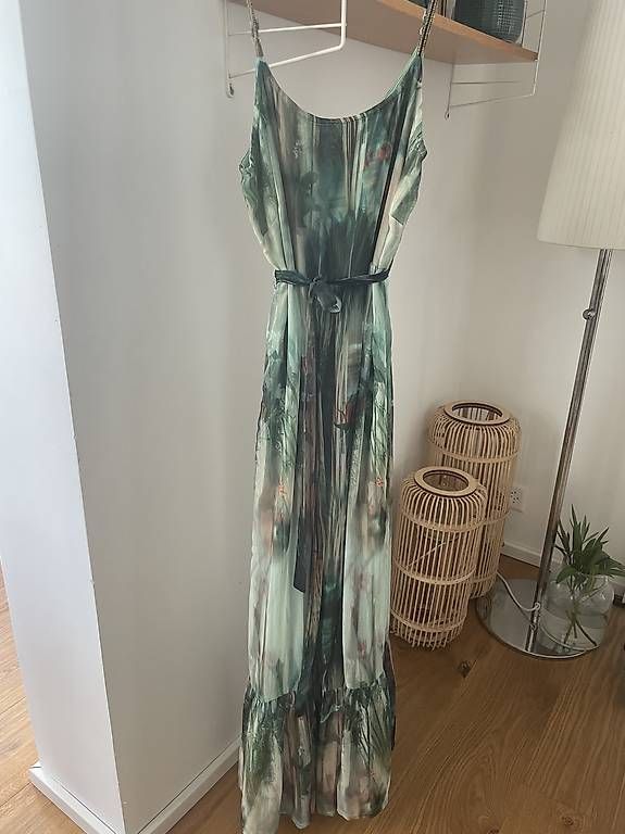 Vestiti: Cream kleid Gr S – Usato da Renens VD venduto da siric1996