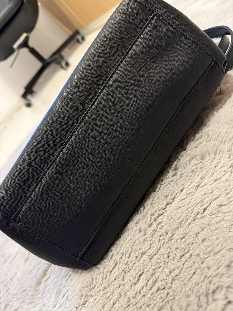 Guess Borse da donna: Guess Handtasche, Schwarz – Usato da Wohlen AG venduto da Coco_91 4