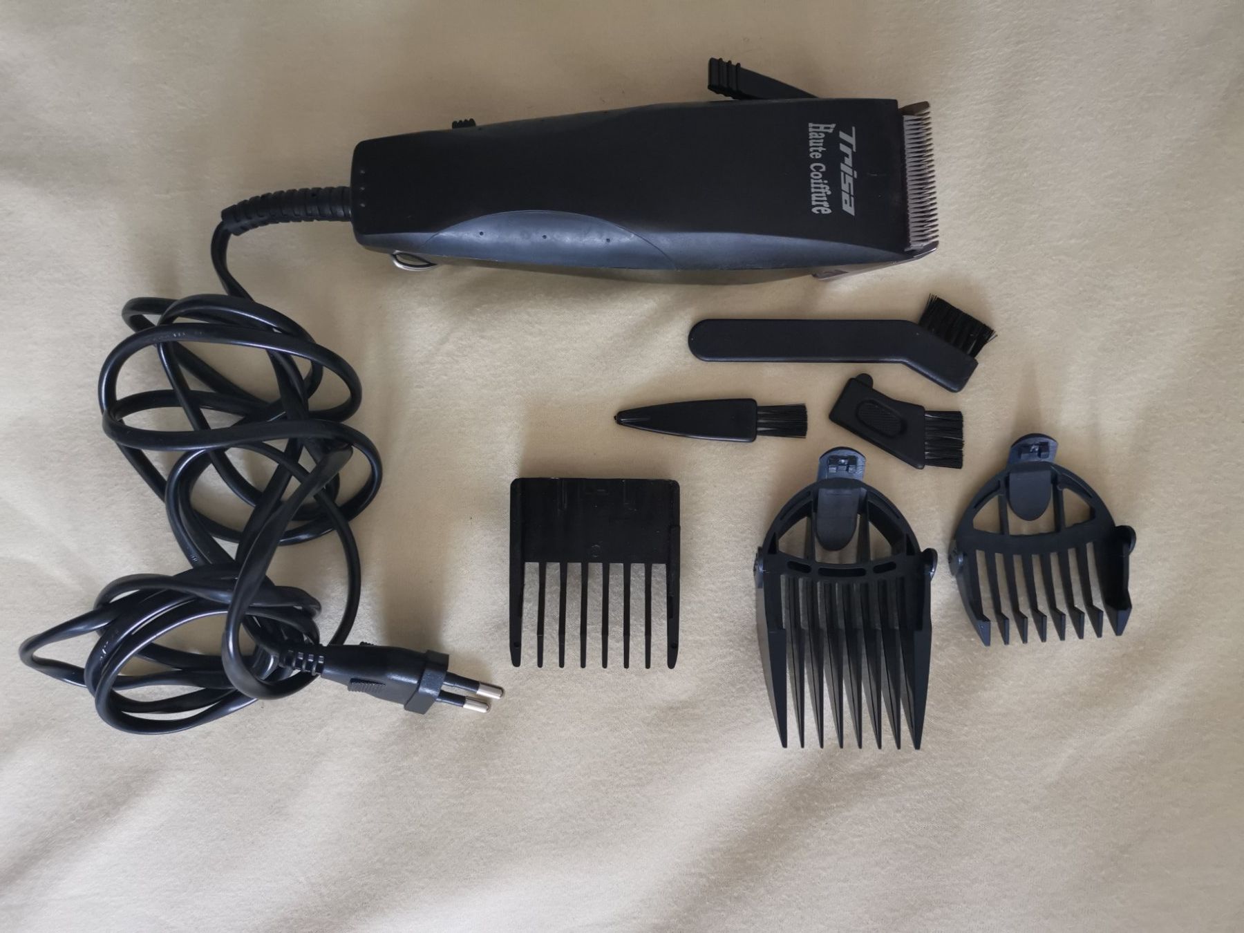 Trisa Schneiden: Trisa Tondeuse Haute Coiffure avec accessoires – Gebraucht aus Courtepin von Fin_dj7p 4
