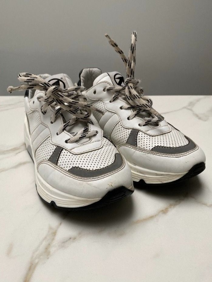 Momino Scarpe per ragazze: Mädchen Sneaker MOMINO Gr. 34 – Usato da Richterswil venduto da Busanca