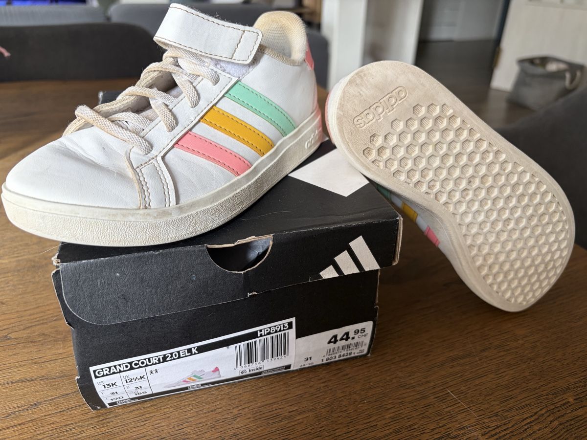 Adidas Scarpe per ragazze: Adidas Sneakers Gr. 31 – Usato da Heiden venduto da Nikita073
