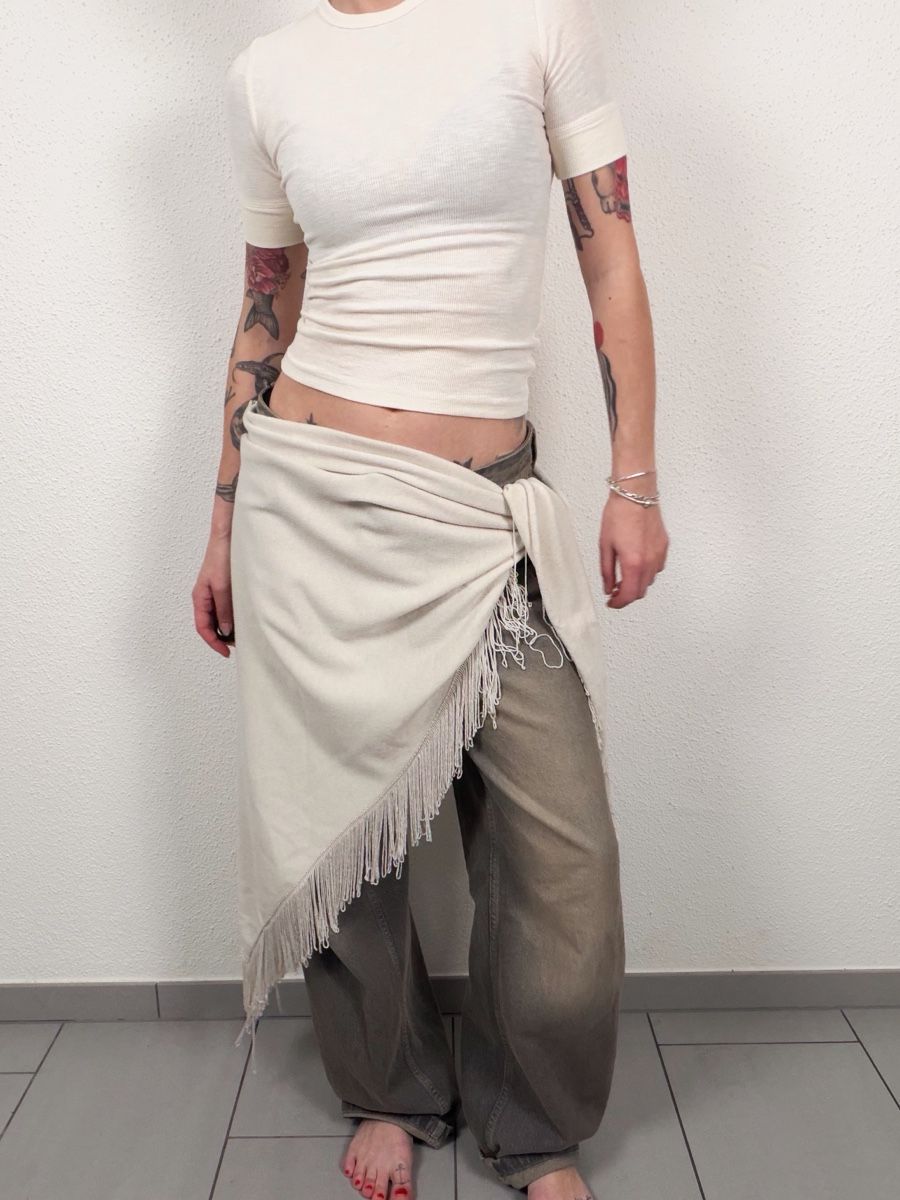 Foulard & Sciarpe: Minority fringe scarf – Usato da Knonau venduto da Grapesvintage