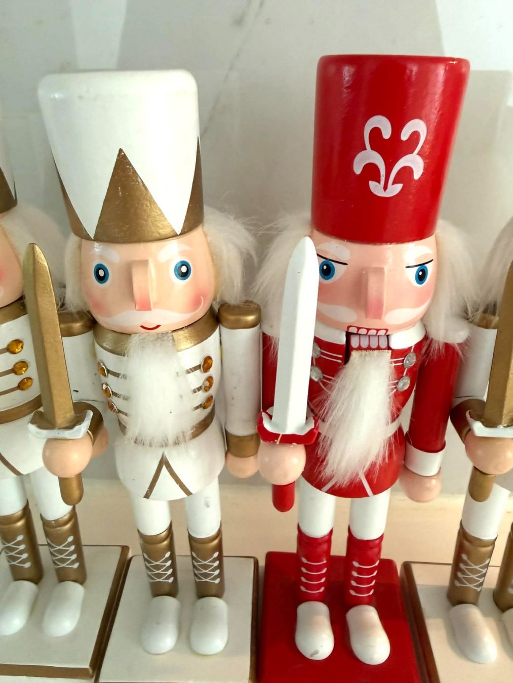 Figuren: 4 Nussknacker Figuren ❤️ – Neu (gemäss Beschreibung) aus Bern von MIR-IAM 2
