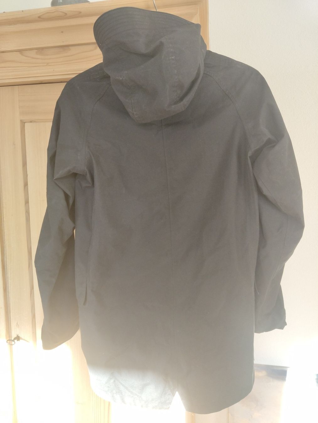 Didriksons Giacche: Schwarze Regenjacke, länger geschnitten – Usato da Rheinau venduto da miriam_j 3