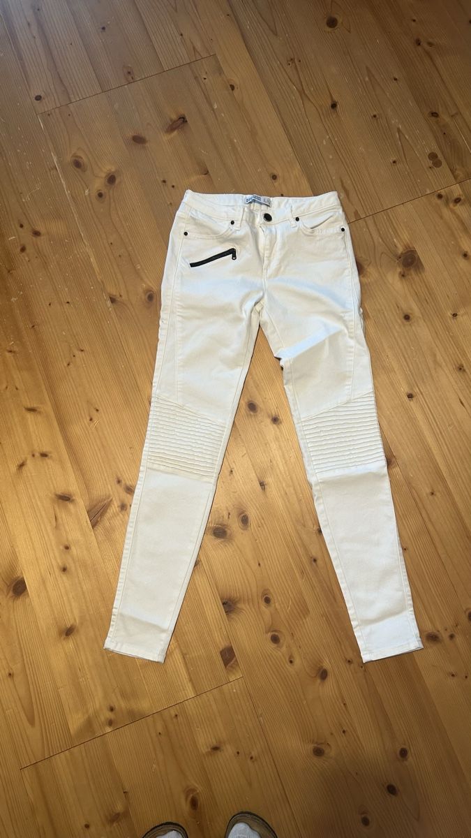 Zara Jeans: Zara Basic Damen Jeans, weiss, Grösse 36 – Usato da Frenkendorf venduto da ana_h7dx