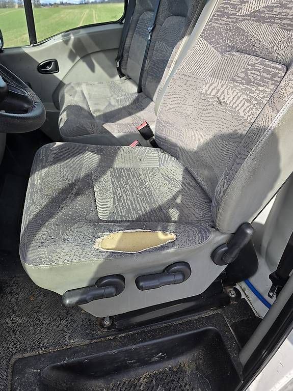 Veicoli da campeggio: Renault master t33 dci100 aménagé – Usato da Lausanne venduto da mer_2llf 4