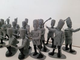 19 Soldats en plastique époque de Napoléon 5 cm