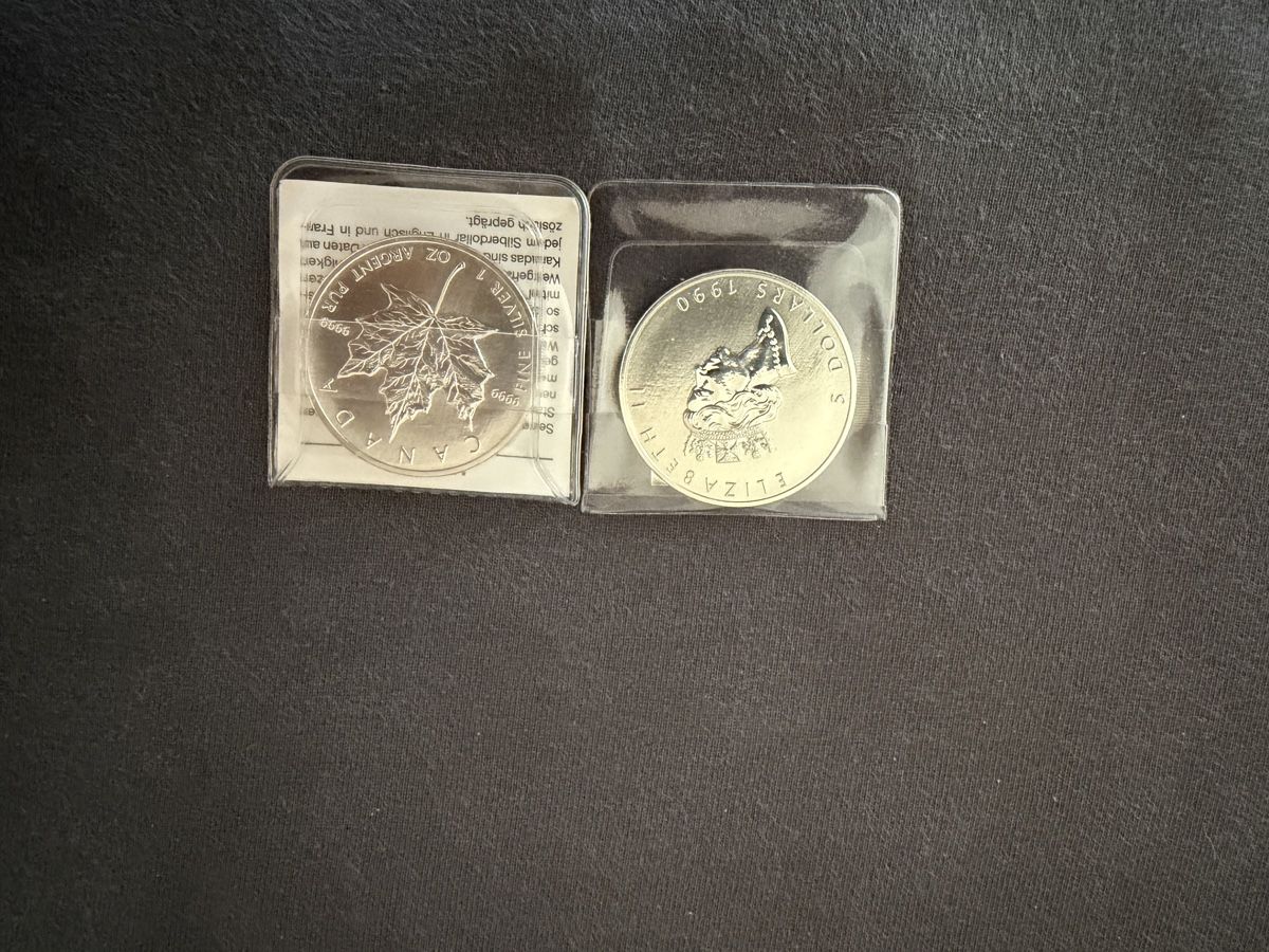 Alle Münzen: 2x 1oz Silber Maple Leaf Jahr 1990 – Neu und originalverpackt aus Rossrüti von MarktKompass