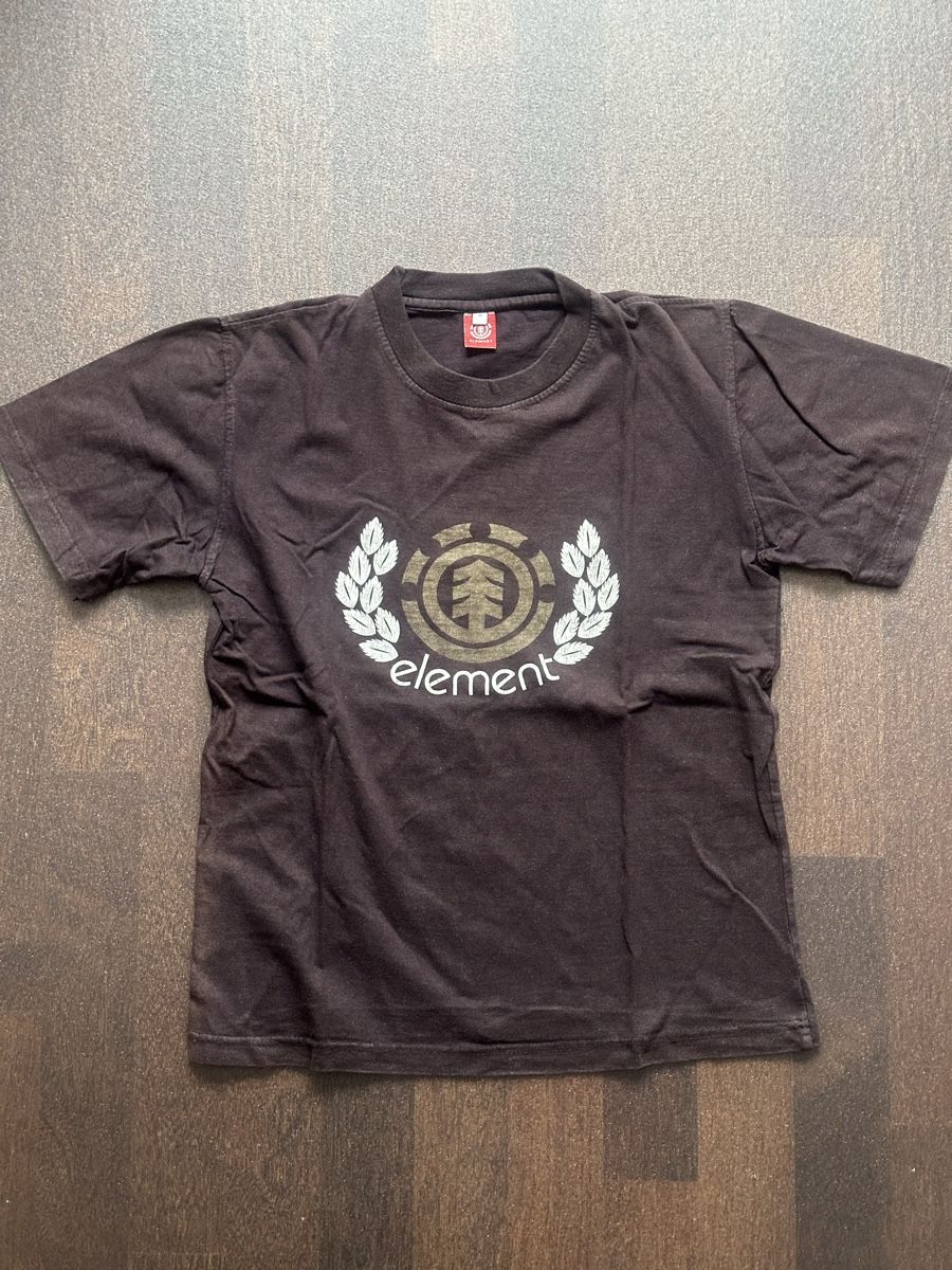 Element T-shirt: Braunes Element T-Shirt, Grösse M! – Usato da Neerach venduto da Matug1248