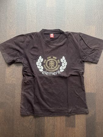 Braunes Element T-Shirt, Grösse M!