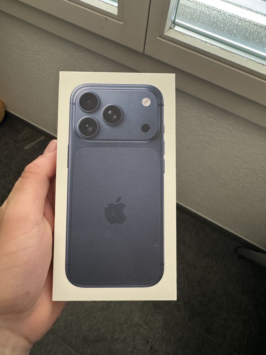 Apple Telefoni cellulari / Smartphones: Apple IPhone 17 Pro blau!  – Nuovo e nell'imballaggio originale da Spiez venduto da vvo_627h