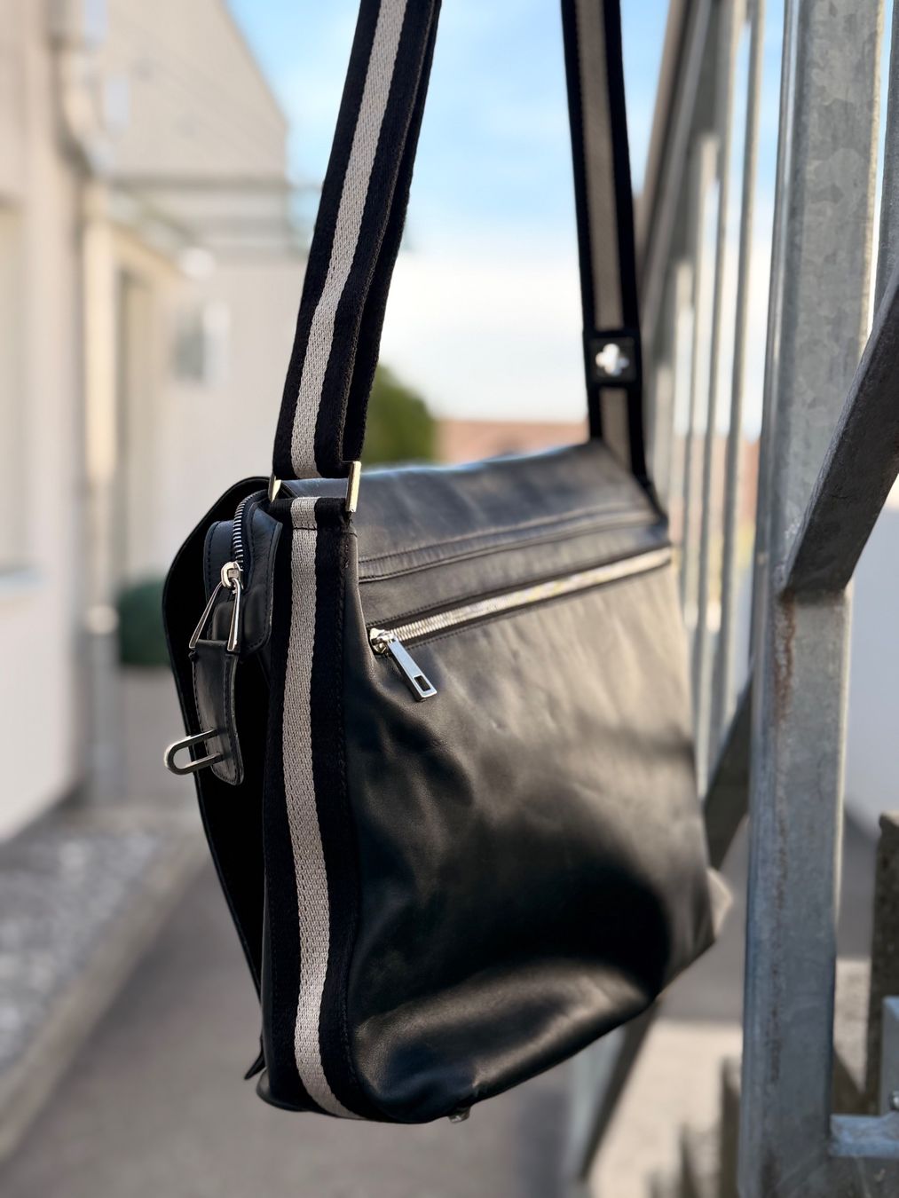 Bally Borse: Leder- Umhängetasche BALLY schwarz – Usato da Mettmenstetten venduto da chris2220 1