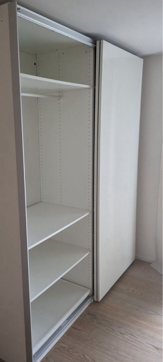 Weisse Schiebetür für Ikea PAX Schrank, Breite 2m, Höhe 2.35 (Gebraucht) in Obernau für CHF 79 – nur Abholung auf Ricardo kaufen