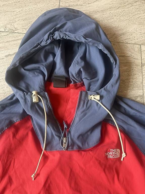 Vestes: North Face Red and Blue Windbreaker Jacket Medium – D'occasion à Zürich par Aes_1290 2