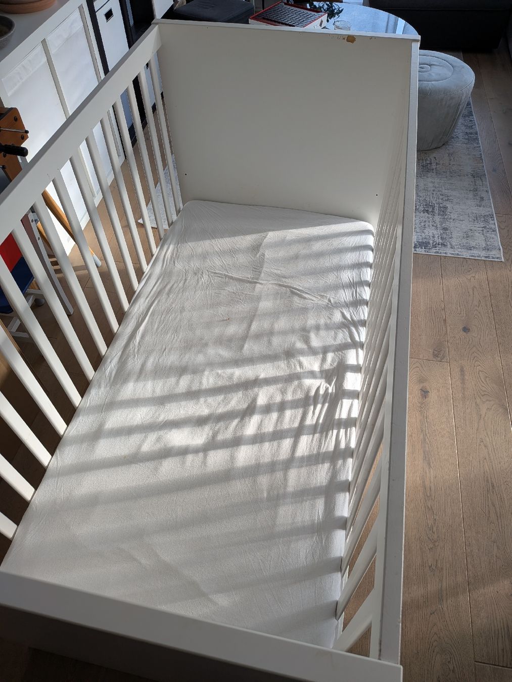 Ikea Betten: Lit bébé blanc avec tiroirs – Gebraucht aus Enney von dam_lq6n 3