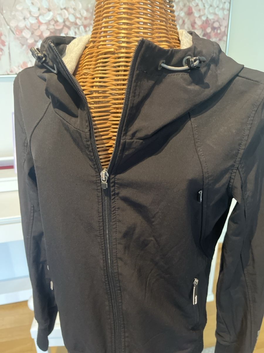 Bench Jacken: Bench Jacke schwarz, M – Gebraucht aus Solothurn von Bobesch08 4