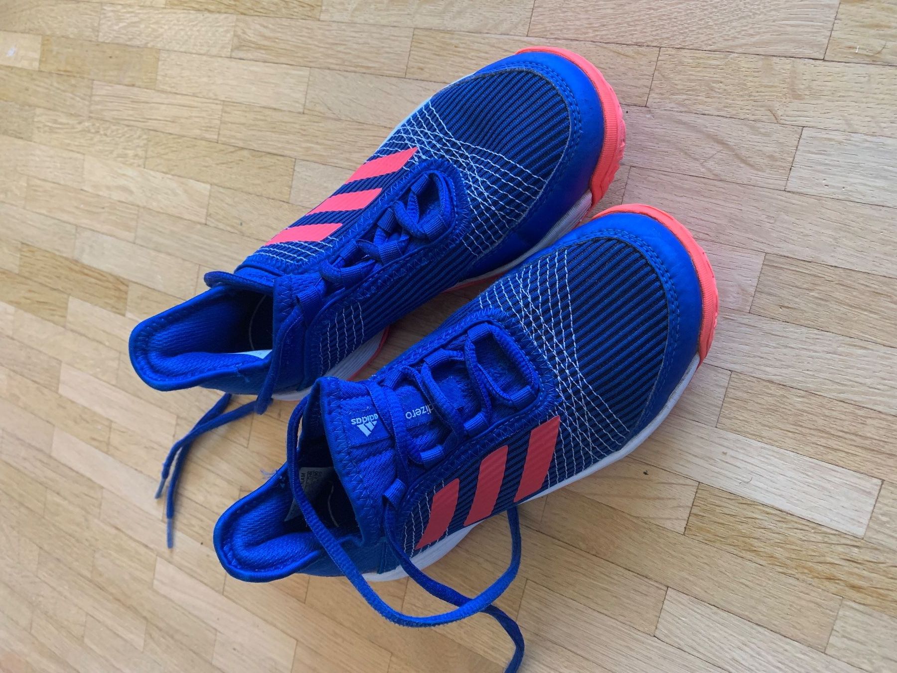 Adidas Scarpe da uomo: Baskets Adidas 👟, taille 33 – Usato da Villars-sur-Glâne venduto da Magdaka