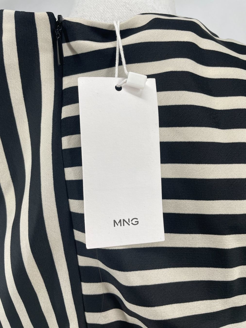 Mango Top: MNG Top rayé noir-blanc M – Usato da Lausanne venduto da PlusValue_Lausanne 2