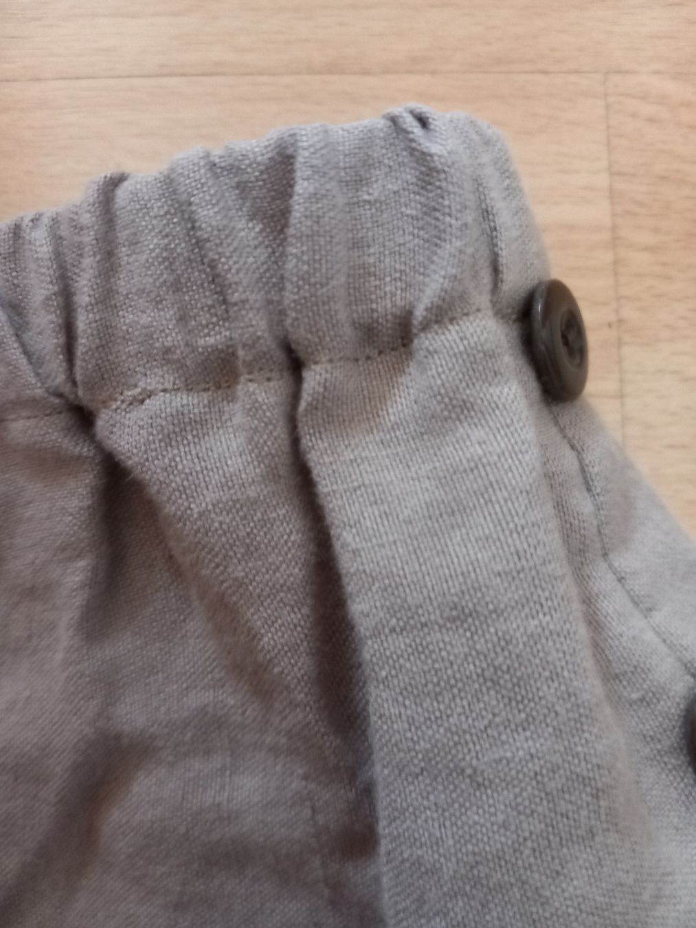 Röcke: Jupe beige en lin à boutons et dentelle – Gebraucht aus Faoug von per_kp6r 3