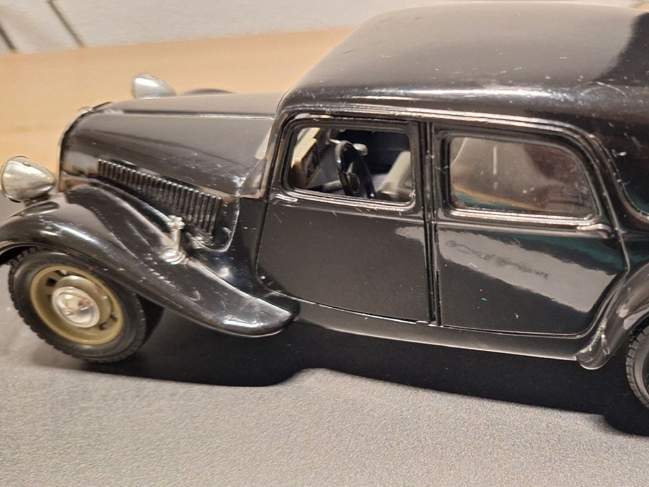 Citroën Modellini d'auto: Citroen Traction Avant, 1934, 1:24 – Usato da Brugg AG venduto da bacbac5757 1