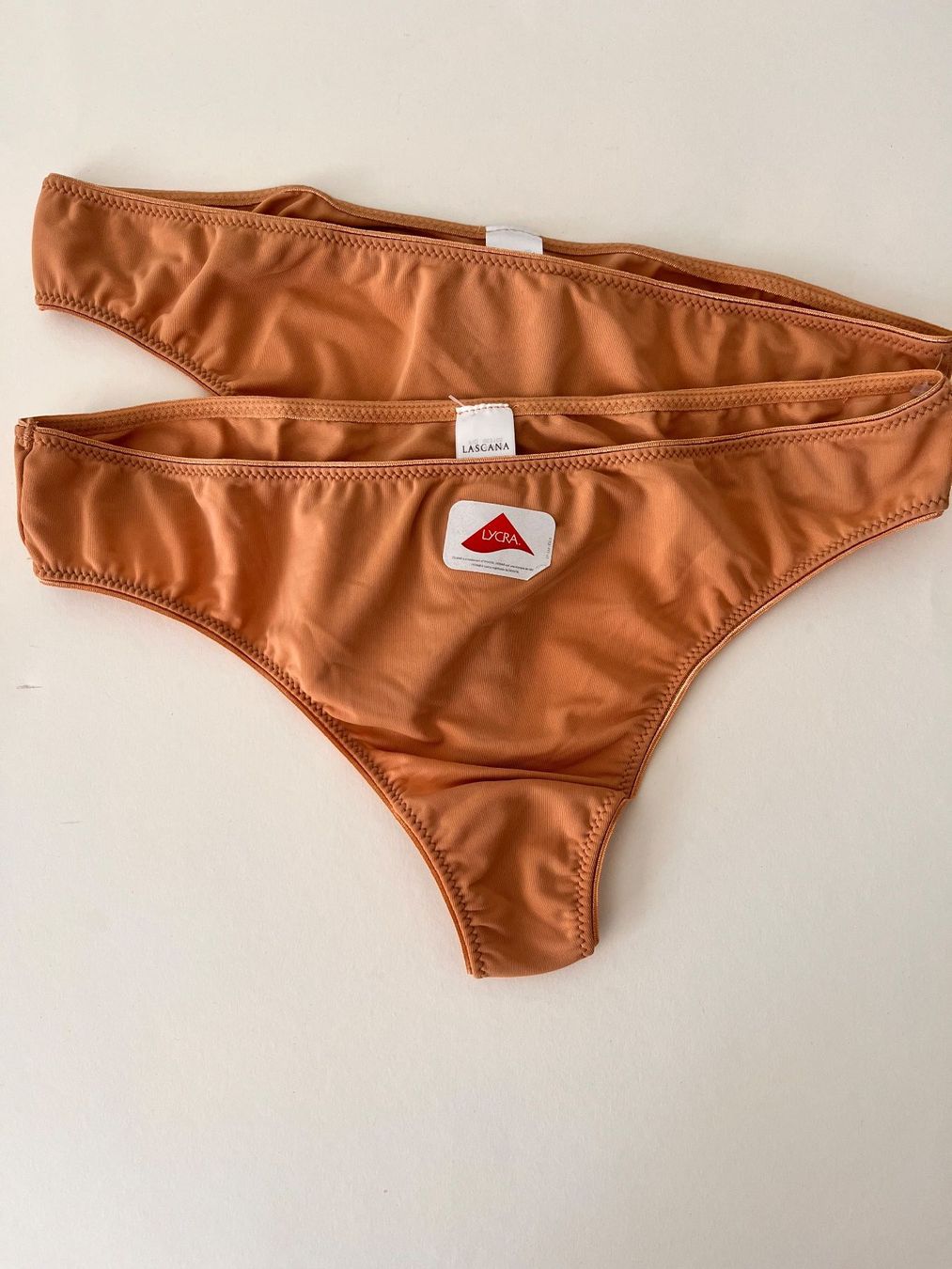 Lascana Altra biancheria intima: LASCANA, String, Grösse 44/46, Farbe Nude, 2 Stück – Nuovo e nell'imballaggio originale da Rudolfstetten venduto da gst_g7xl