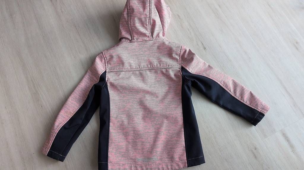 Jacken & Mäntel: Softshell Jacke Gr 122 – Gebraucht aus Ostermundigen von lid_sg9q 1