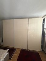 Kleiderschrank 