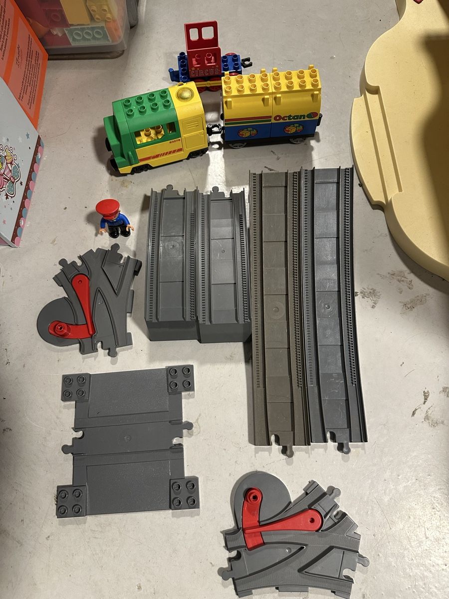 Spielzeuge: duplo eisenbahn mit weichen brücke – Gebraucht aus Landquart von lumima
