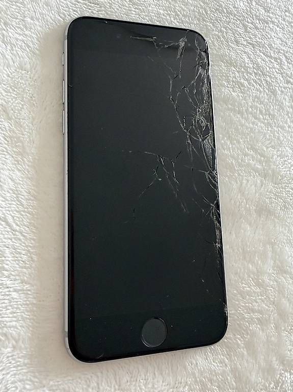 Handys / Smartphones: Apple iPhone 6s 32 GB Space Grau – Gebraucht aus St. Gallen von kuz_5pth 2
