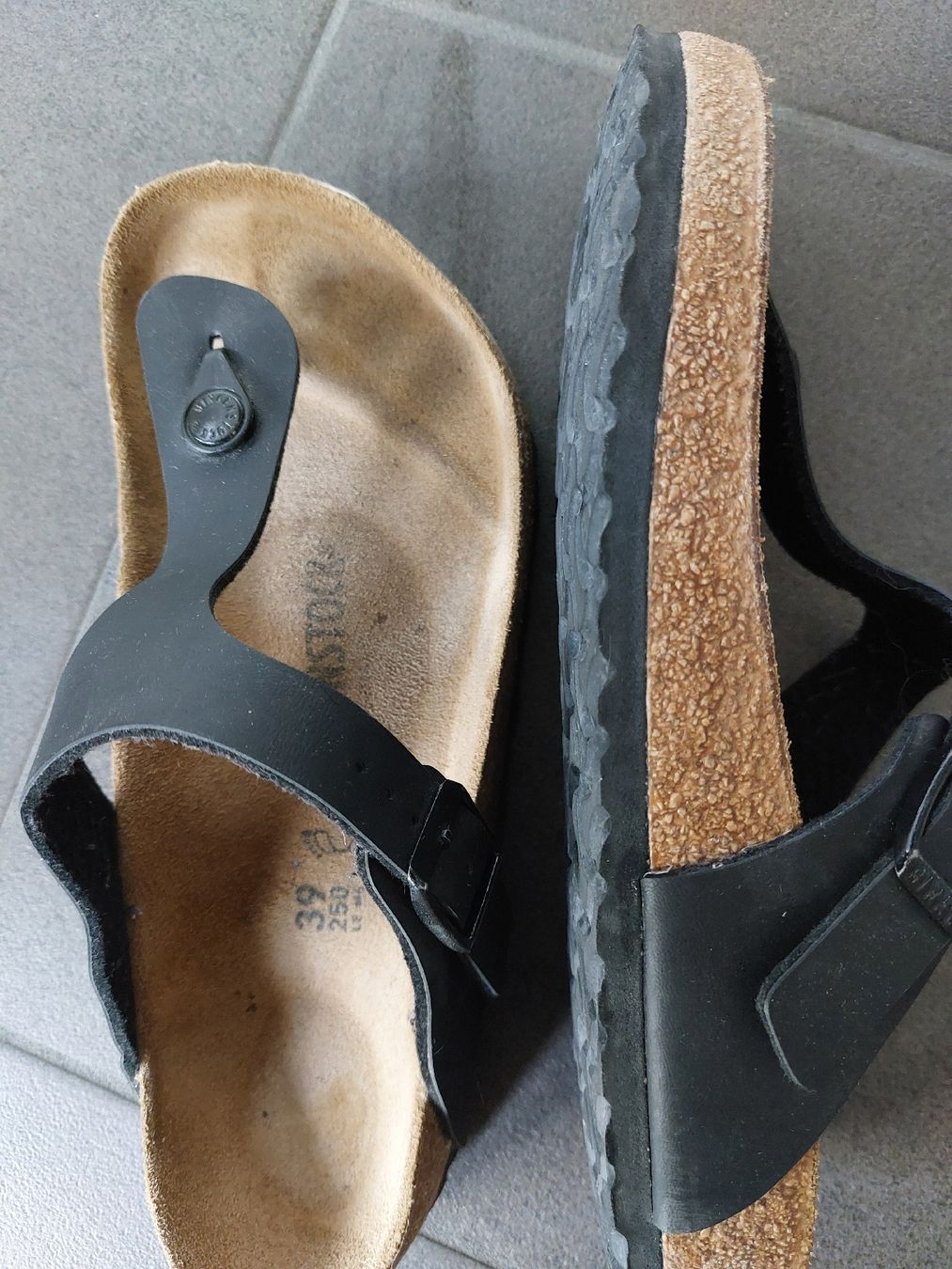 Birkenstock Scarpe da donna: Birkenstock Gizeh schwarz Gr. 39 – Usato da Aarburg venduto da c2_double_t 4