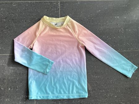 UV-Shirt Gr. 110/116 NEUWERTIG!