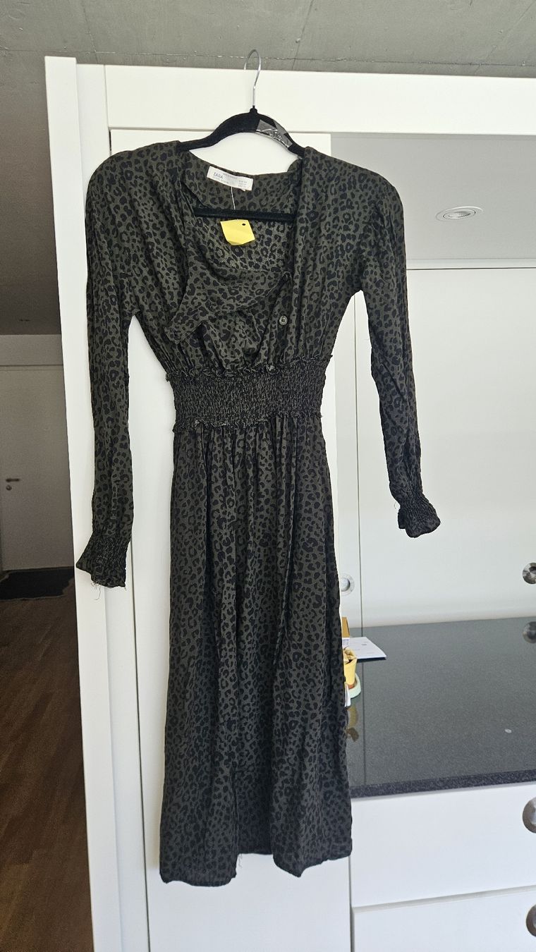 Zara Vestiti: Robe Zara, taille S verte camouflage – Usato da Bulle venduto da tiff_1992