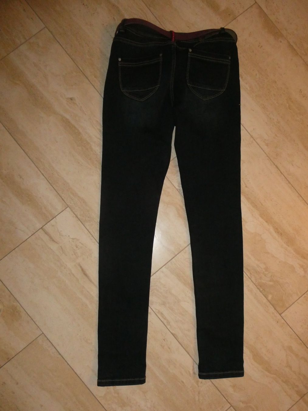 Jeans: Jeans dunkelblau mit Gürtel – Nuovo (secondo la descrizione) da Mels venduto da KOSL 2