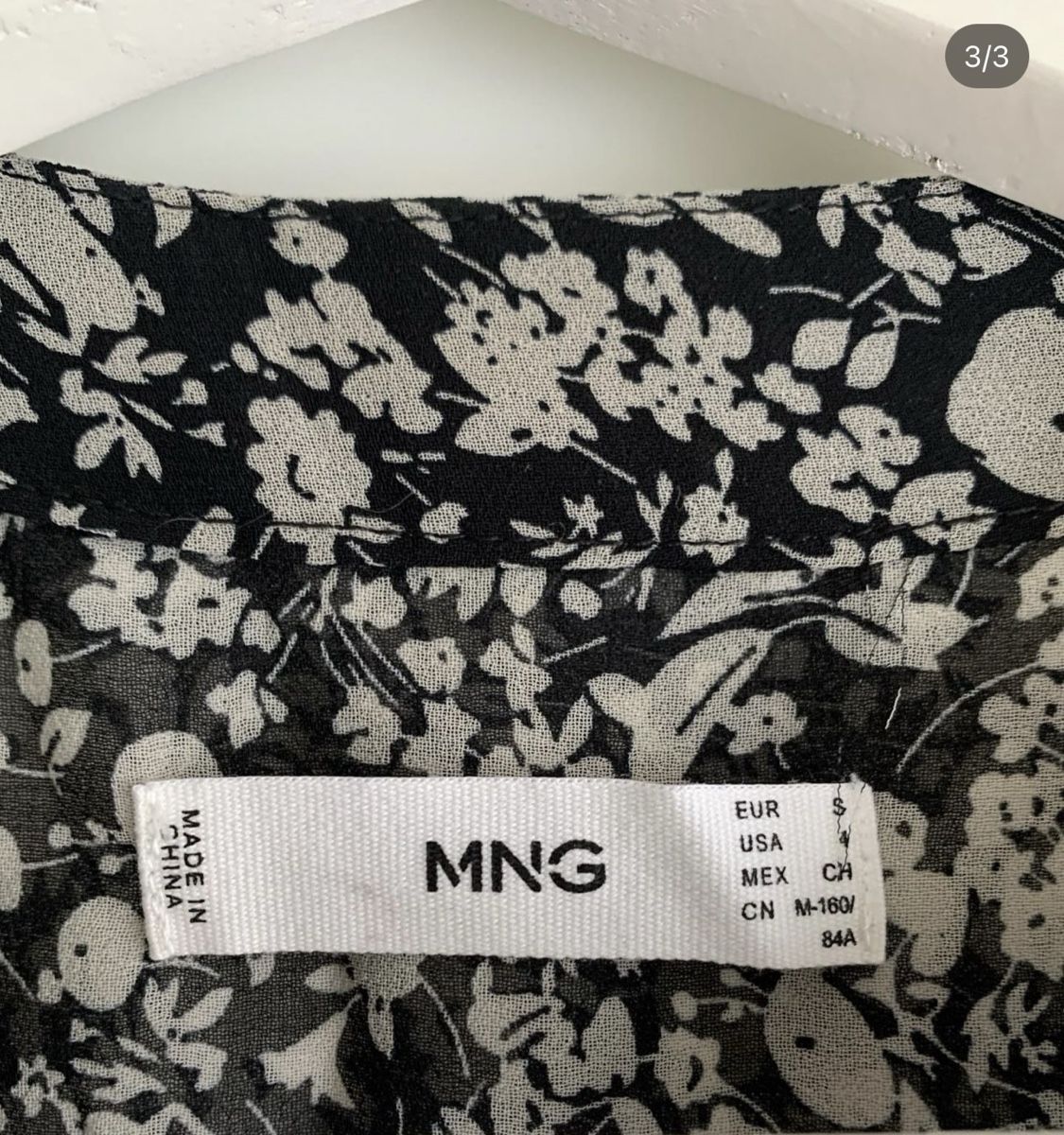 Mango Camicette: Bluse schwarz weiss Blumenmuster – Nuovo (secondo la descrizione) da Männedorf venduto da giu_wm6d 2