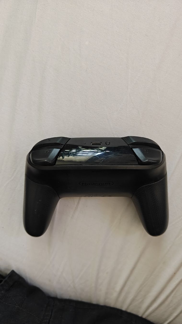 Controller: Manette Nintendo Switch Pro, design monster hunter  – Usato da La Chaux-de-Fonds venduto da rem_mqg8 1