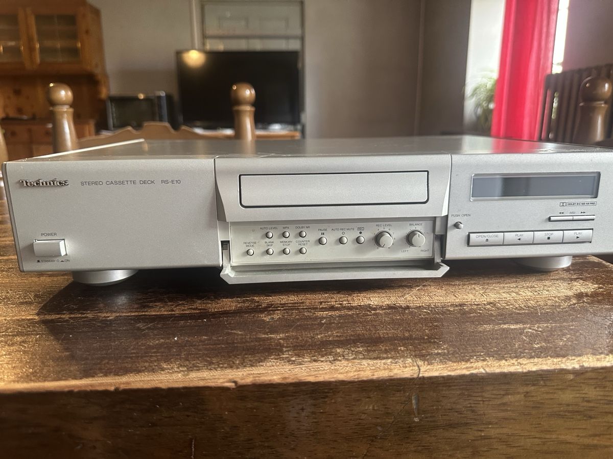 Technics Lettore multimediale & Streamer: Platine cassette Technics RS-E10, bon état pour la saison – Usato da Le Mouret venduto da gil_q6k6 1