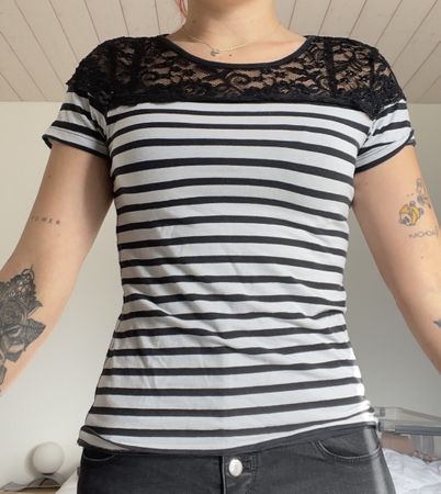Shirt mit Spitze Gr. S