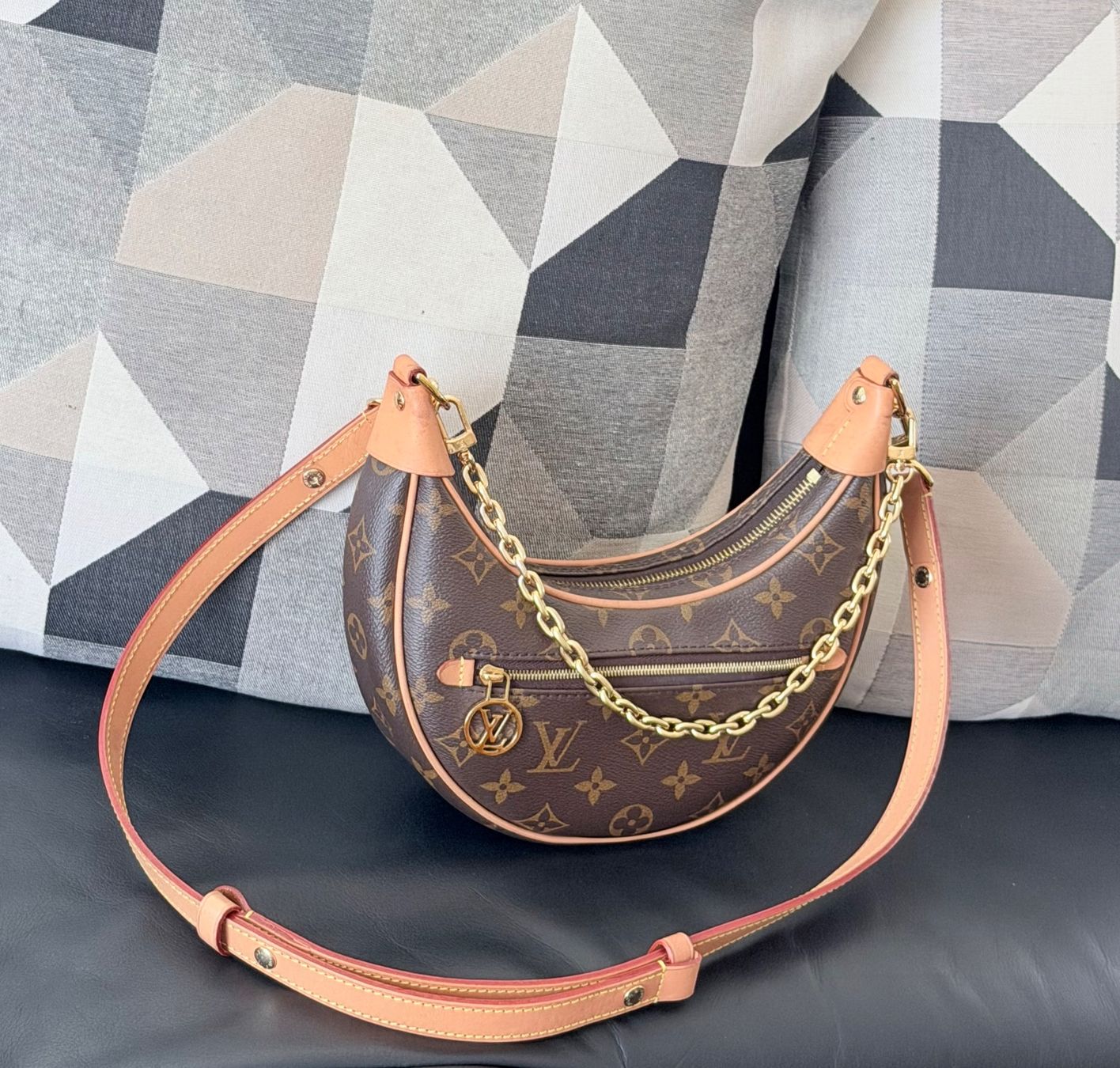 Louis Vuitton Borse da donna: Louis Vuitton Loop Bag – Usato da Reinach AG venduto da RobbisB 7