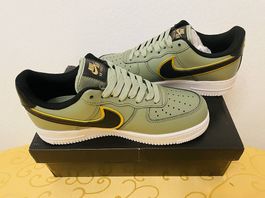 Nike Air Force 1' 07 LV8, olivgrün/metallic gold, Rarität!