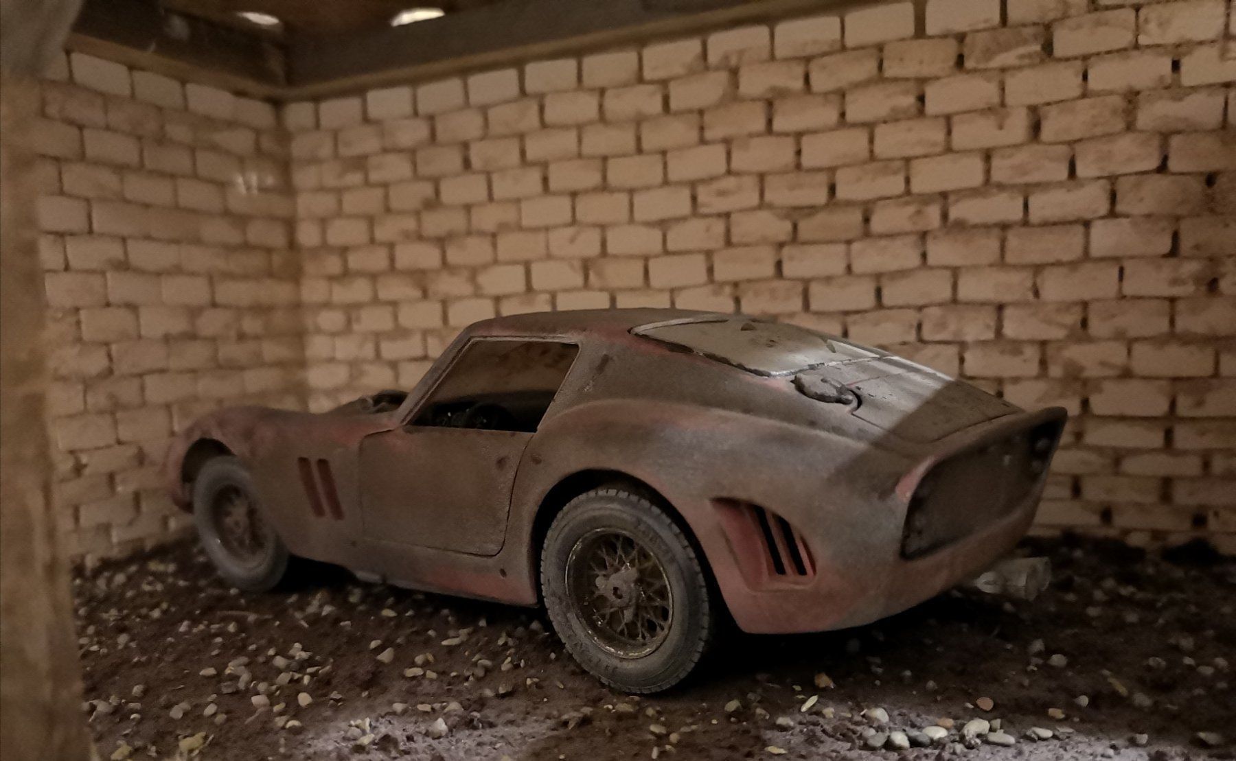 Bburago Modellbausätze & Standmodelle: 1:18 Ferrari 250 GTO Scheunenfund – Gebraucht aus Niederbipp von kevintifu20 1