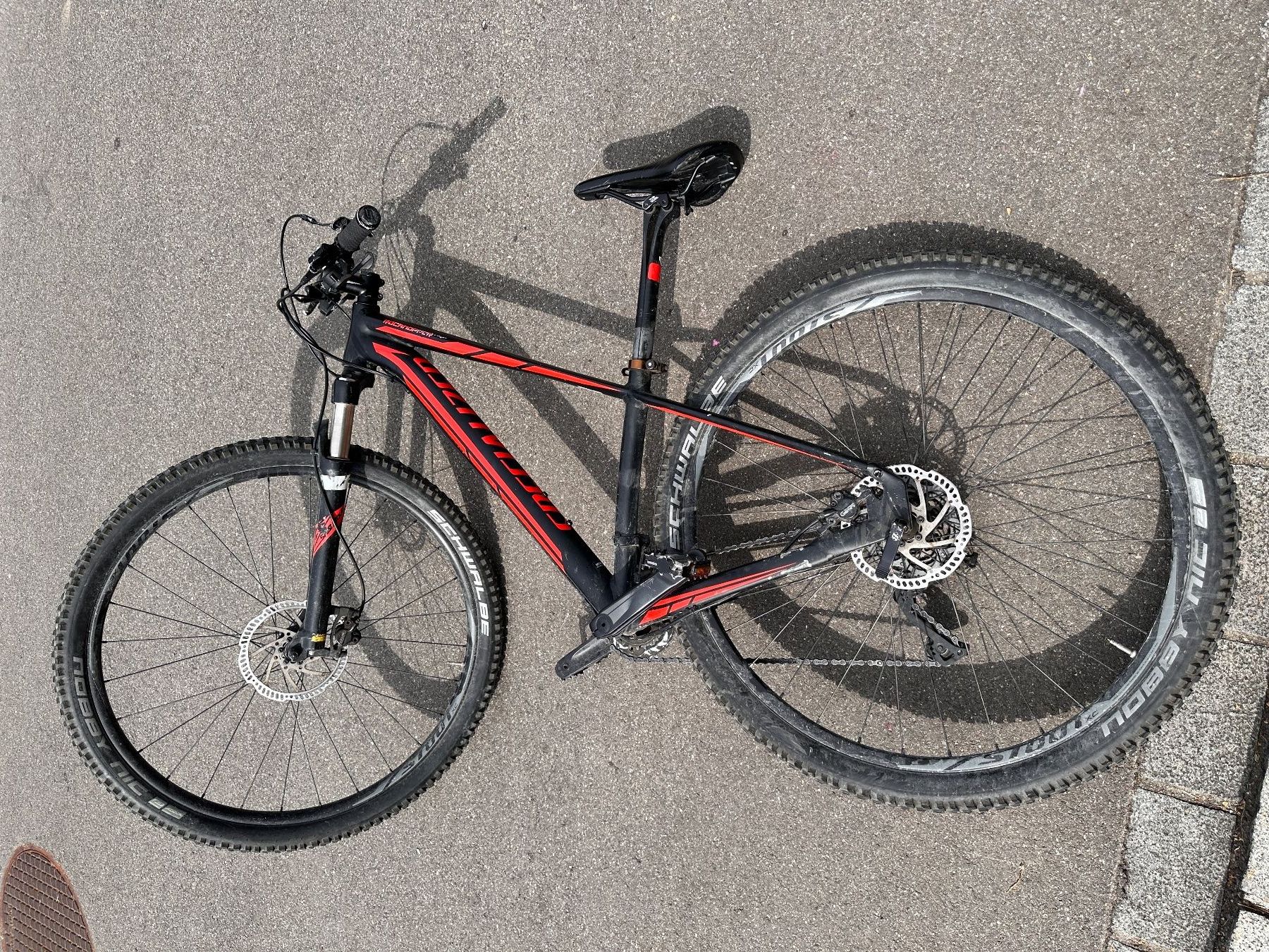 Specialized Vélos: Velo Spezialized Rockhopper expert – D'occasion à Auslikon par Kaede4 8