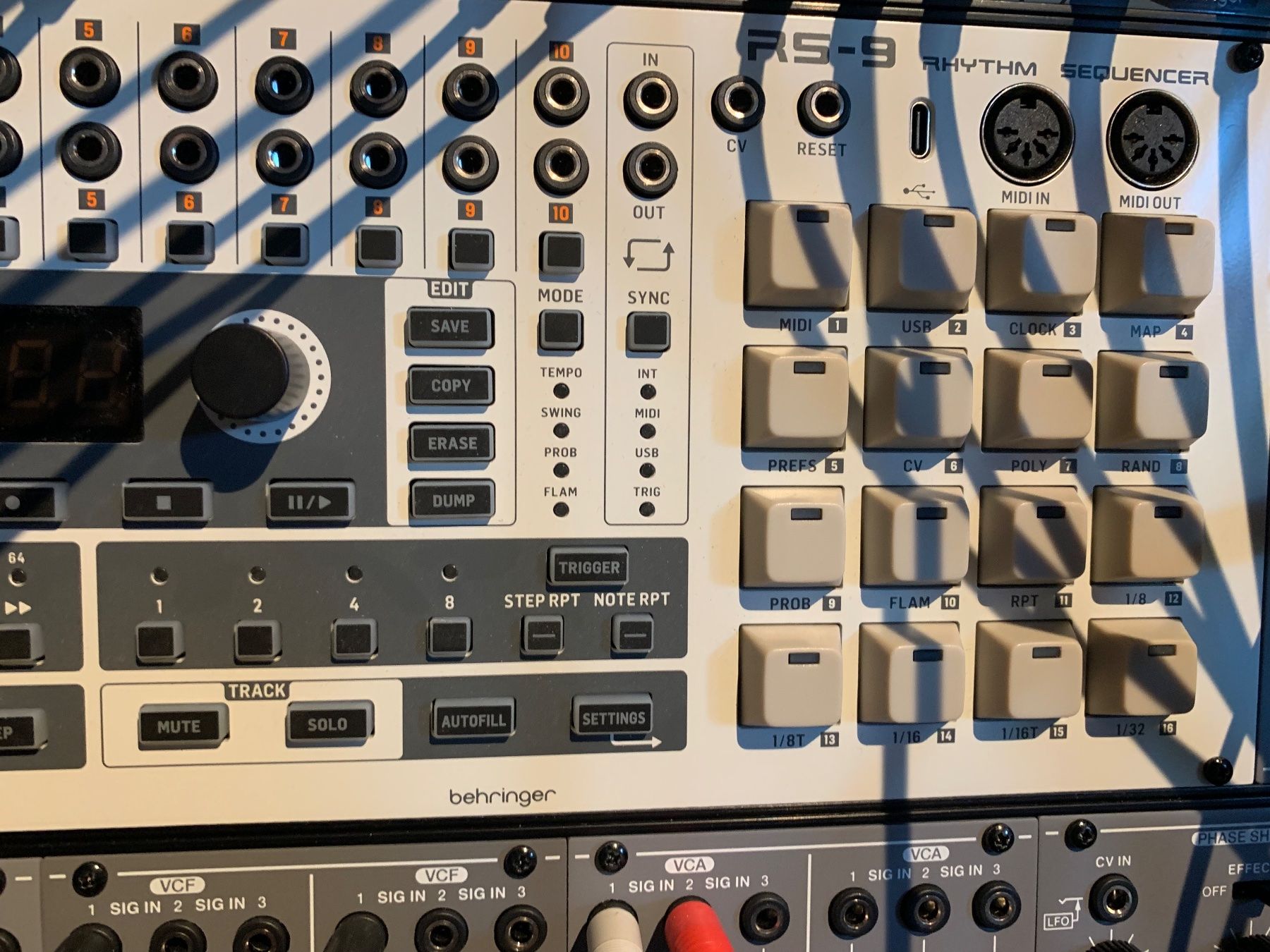 Behringer Strumenti musicali: Behringer RS-9 Rhythm Sequencer neu – Usato da Bern venduto da Fribi013 2