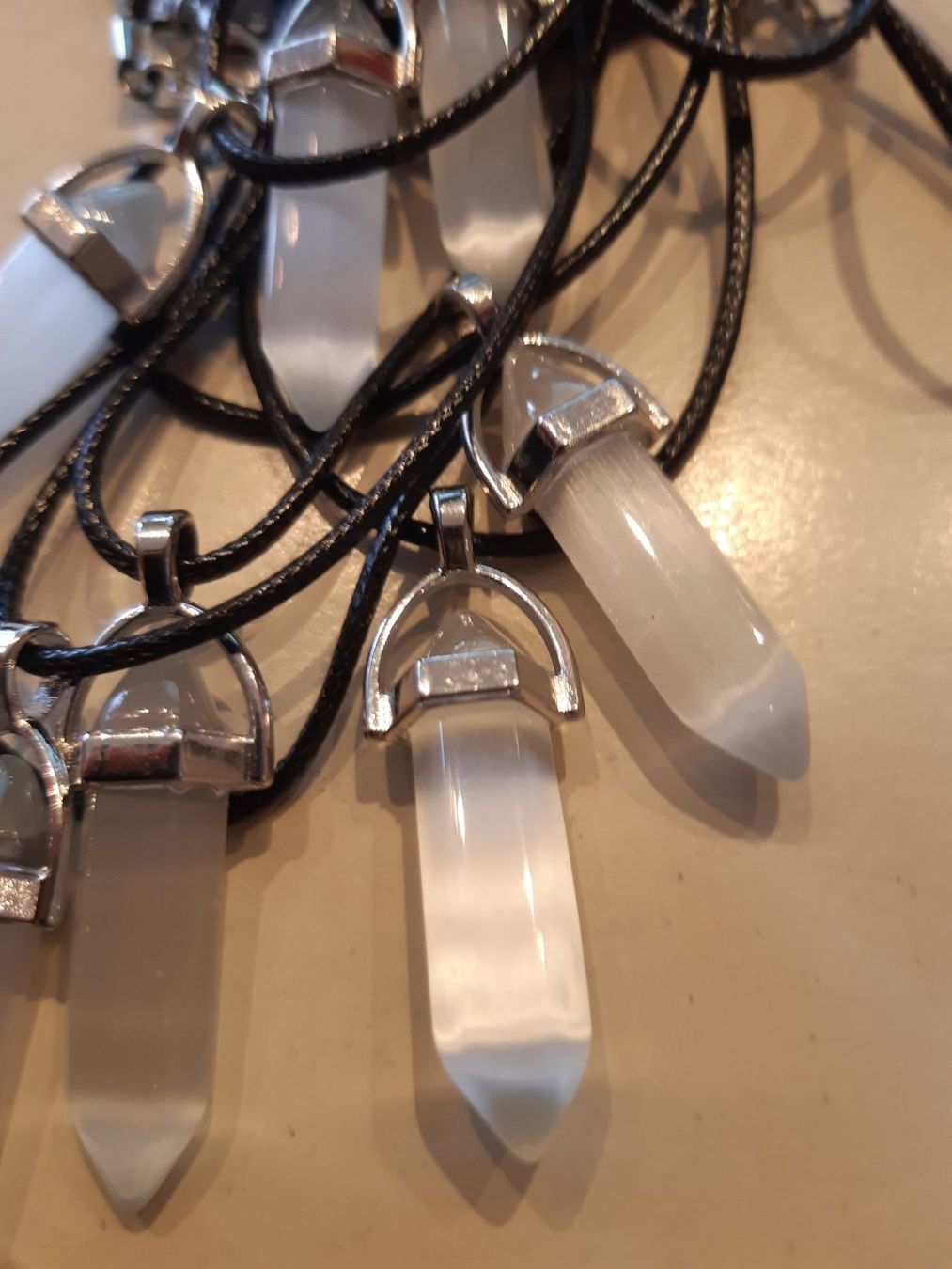 Ciondoli: Hexagon weisser Opal mit Band – Nuovo e nell'imballaggio originale da Ibach venduto da chaemilochhobbygarte