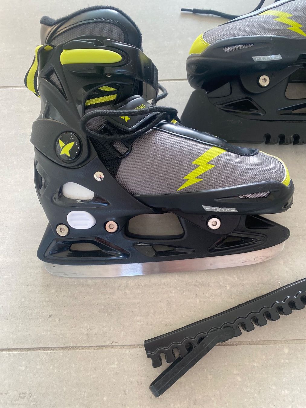 Pattini da ghiaccio: Schlittschuhe EXTEND Grösse 33-36 – Usato da Uetikon am See venduto da cristalllina 4