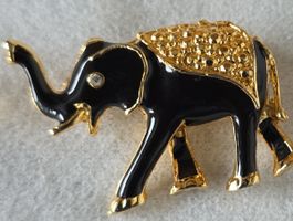 Charming Elephant Brooch 🐘 Vintage Gem Accessory