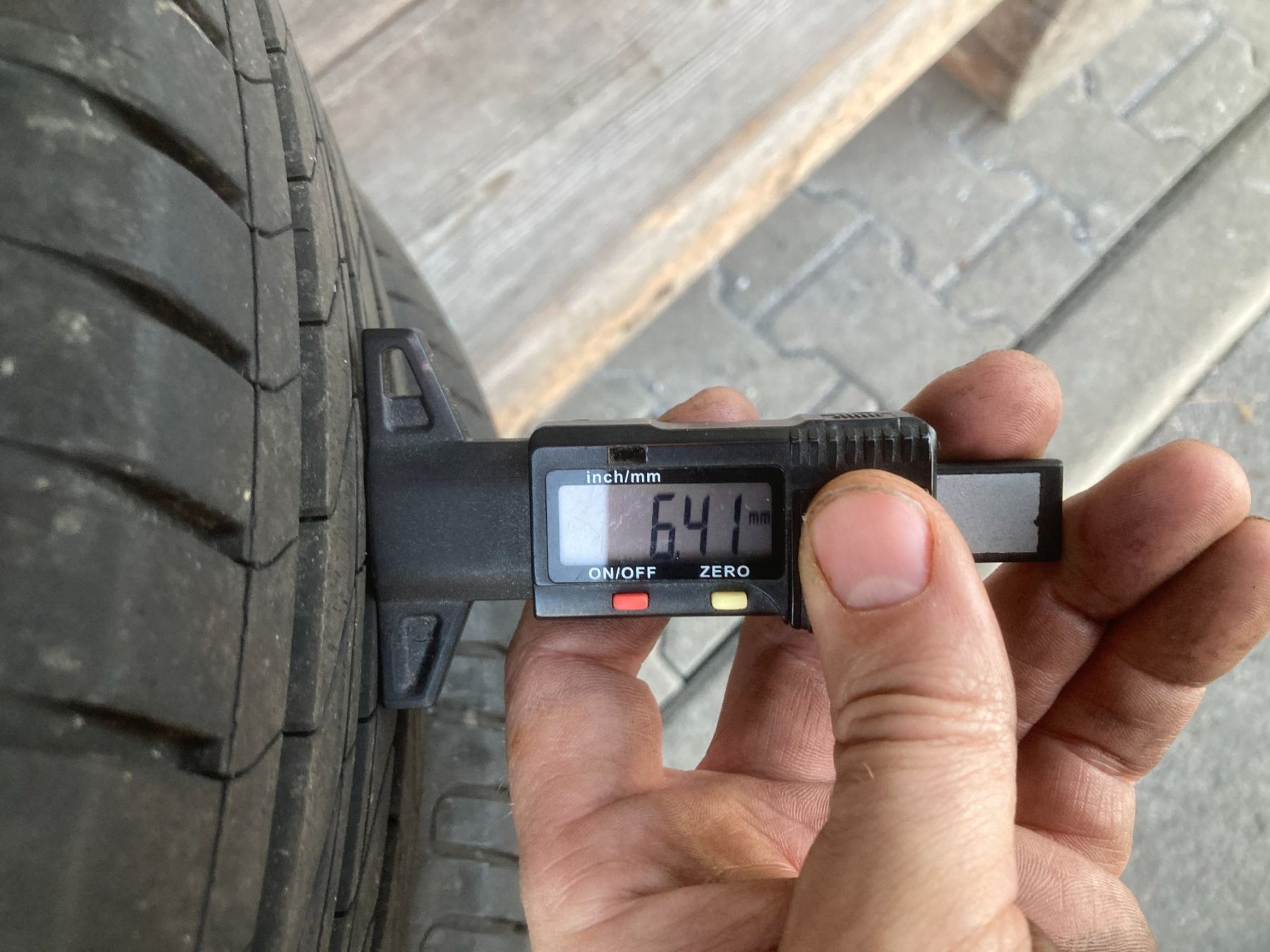 Pirelli Pneus & Kompletträder: 195/65R15 Sommerpneu Continental – Gebraucht aus Cham von WB2223 7