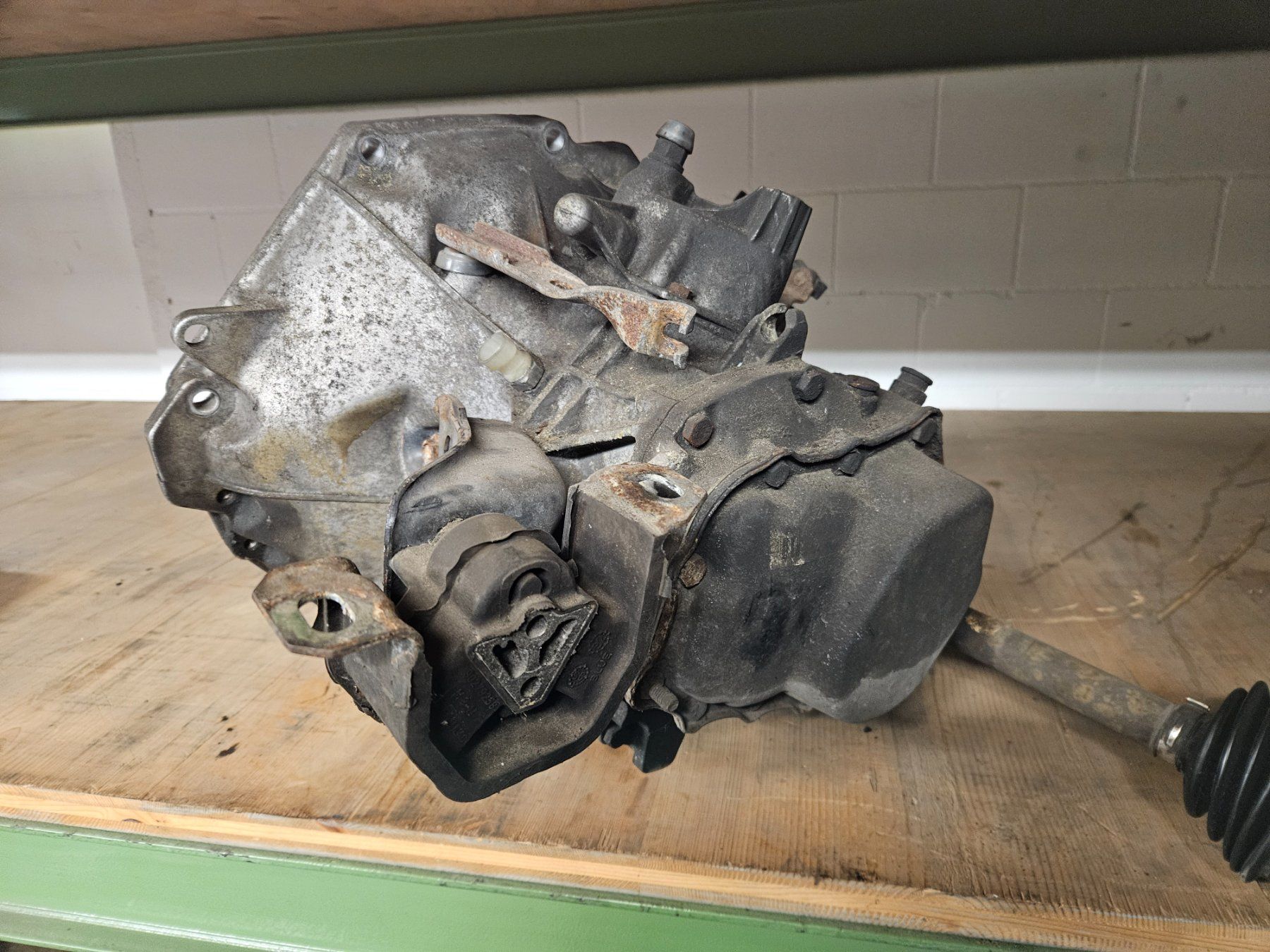 Opel Tutti pezzi di ricambio auto: OPEL Astra F Getriebe – Usato da Winterthur venduto da ThomasVtec 2