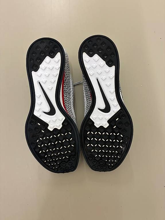 Nike Scarpe da uomo: Nie getragene Nikes / Grösse 42 – Nuovo (secondo la descrizione) da Kloten venduto da Boki_1987 2
