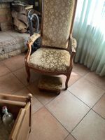 Antiker Lesesessel mit Fuss-Schemmel